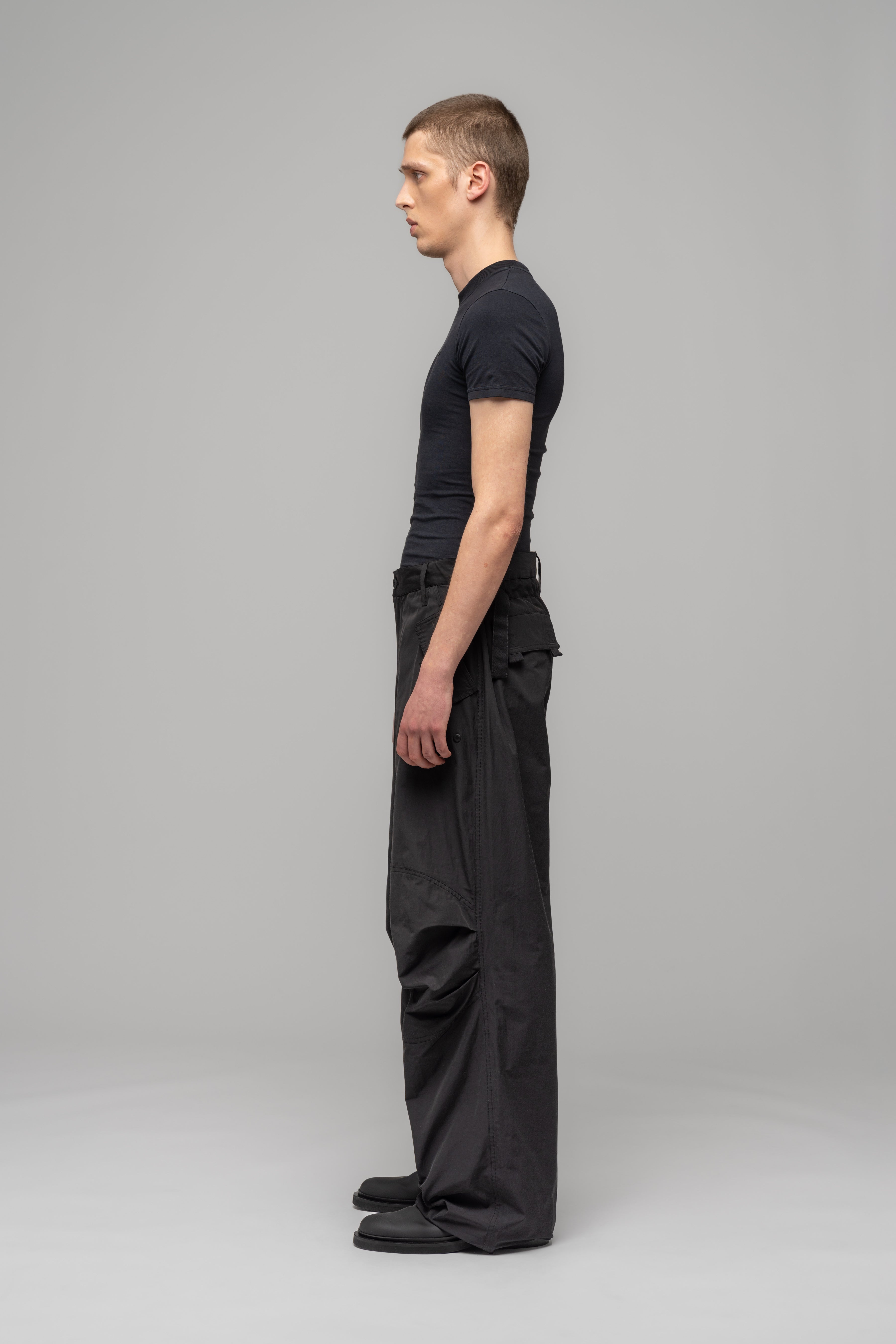 032c-hyperbole-parachute-cargo-trousers-weite-cargo-hose image 3