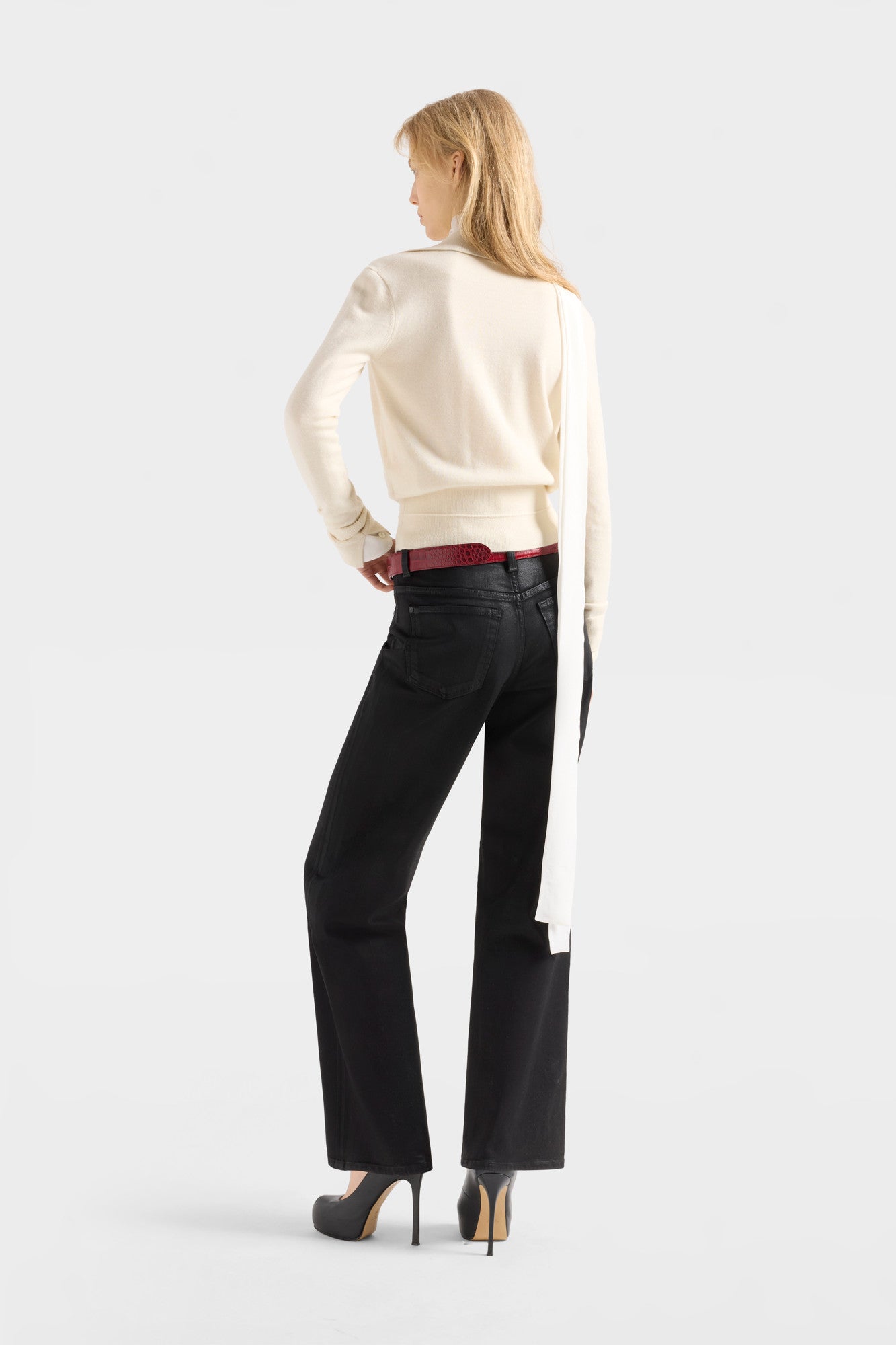 7-for-all-mankind-stovepipe-straight-coated-denim-black-damen-jeans image 5