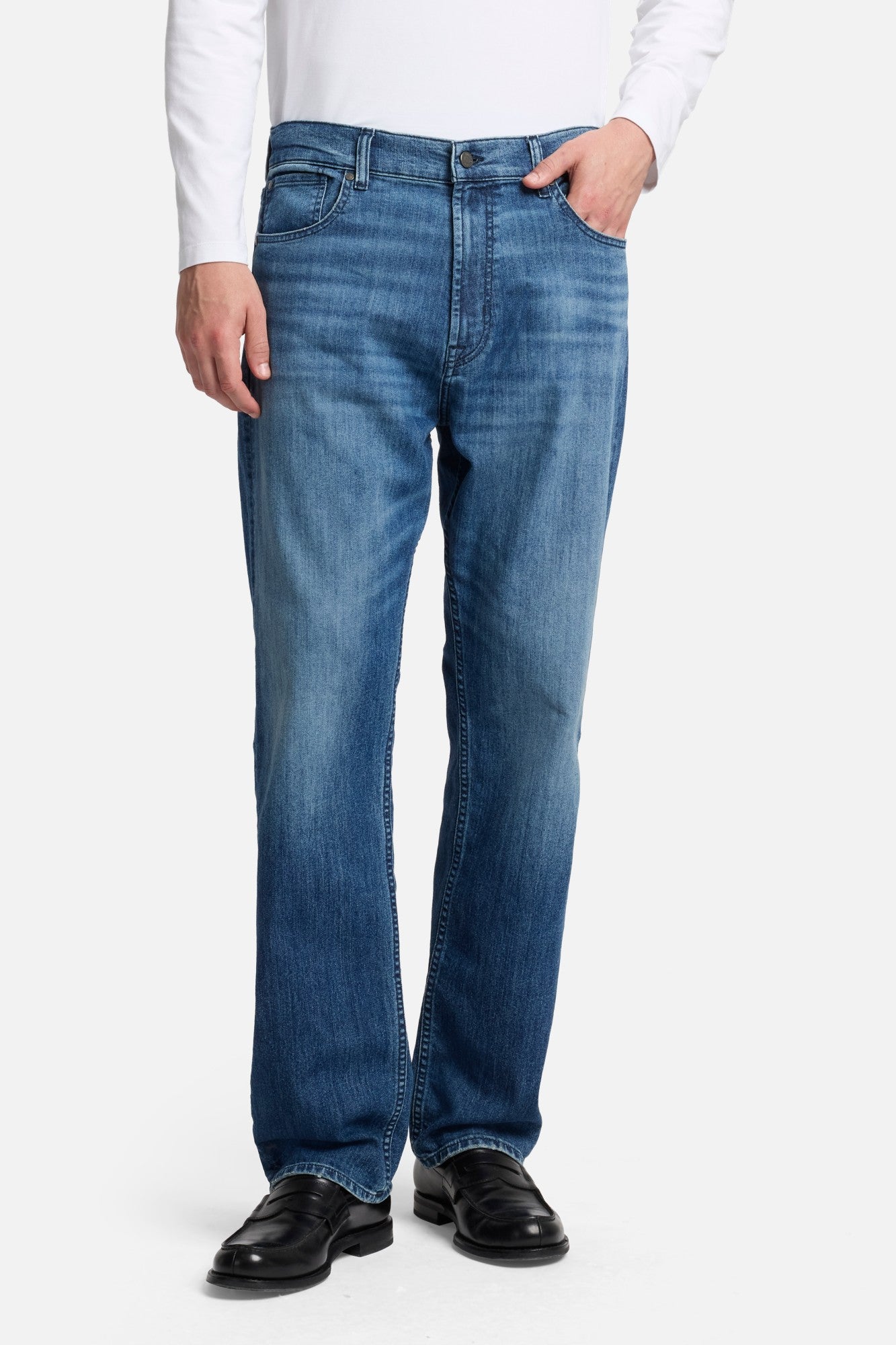 7-for-all-mankind-airweft-modern-straight-jeans-landing image 3