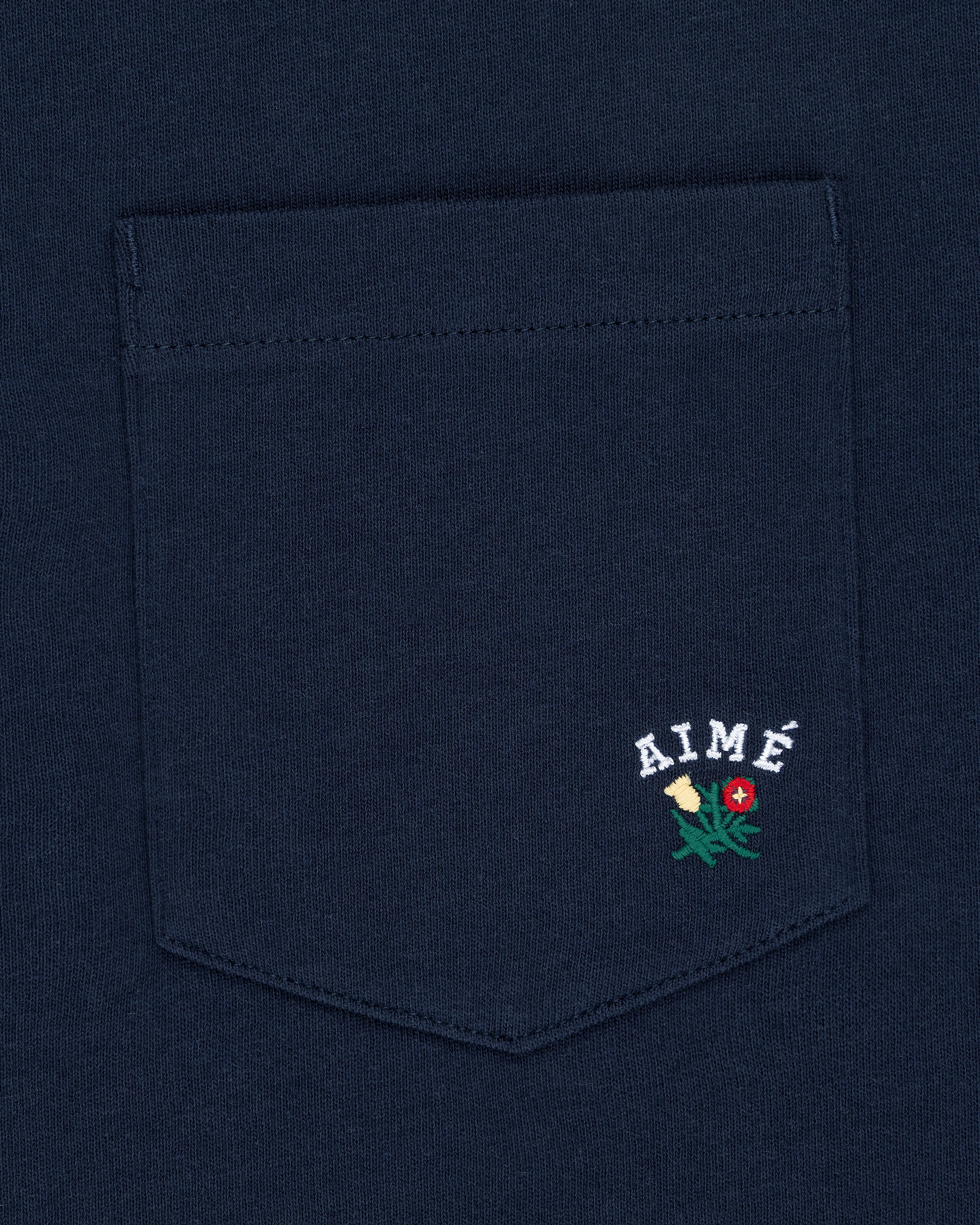 aim-leon-dore-crest-pocket-tee-herren-t-shirt-navy image 4