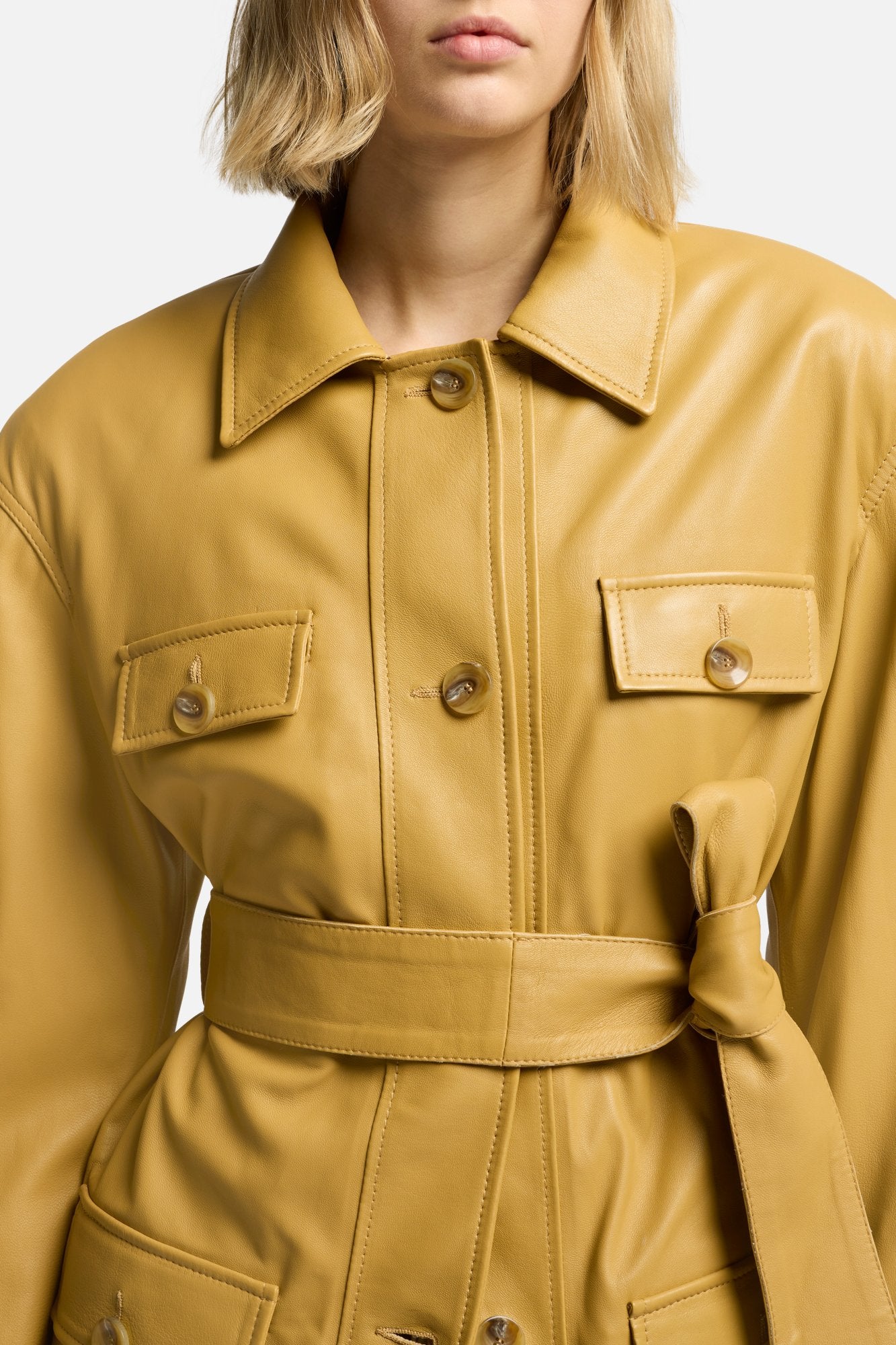7-for-all-mankind-sahariana-leather-cropped-trench-honey-leder-trench-damen image 4