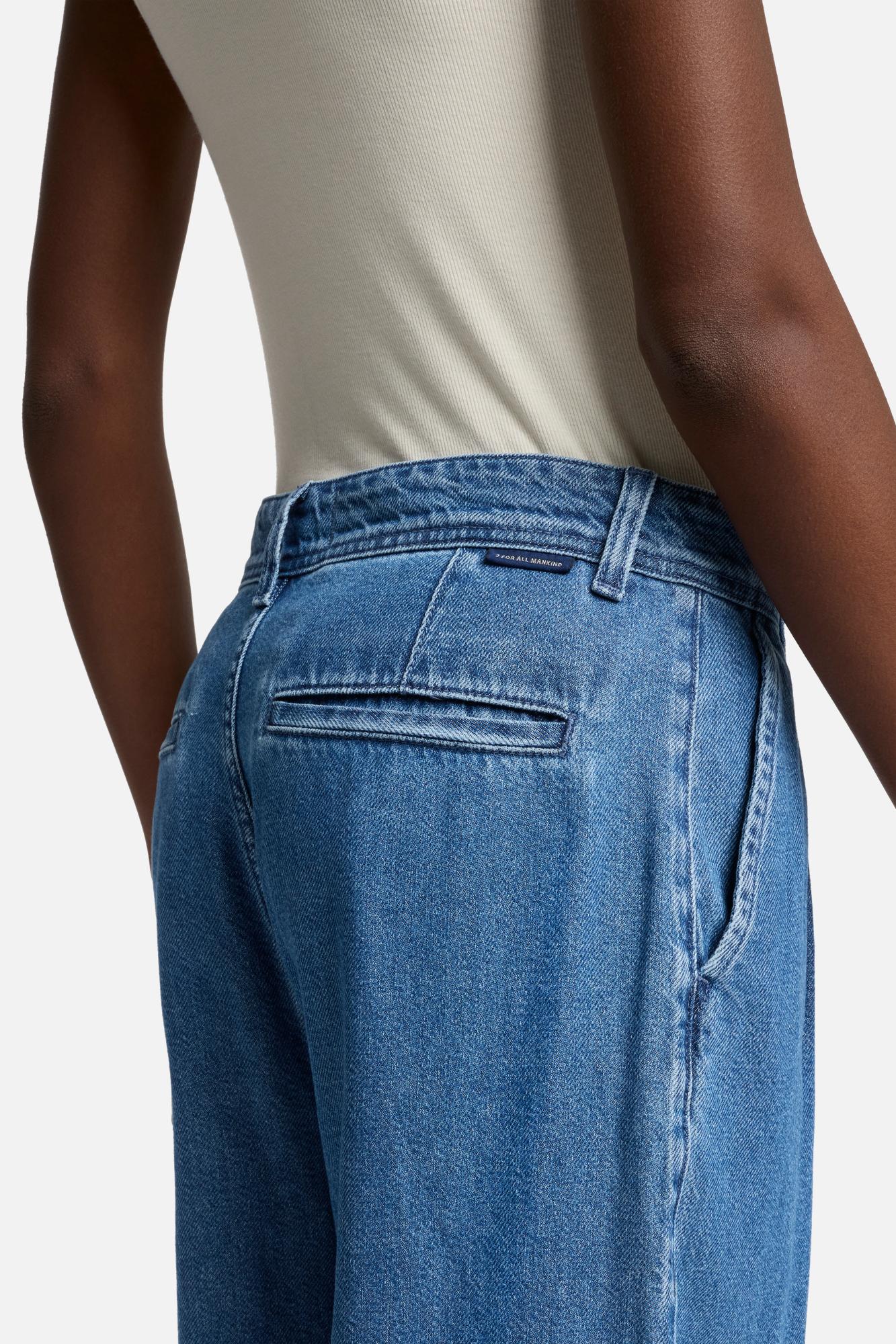 7-for-all-mankind-weightless-pleated-denim-trouser-hilo image 4