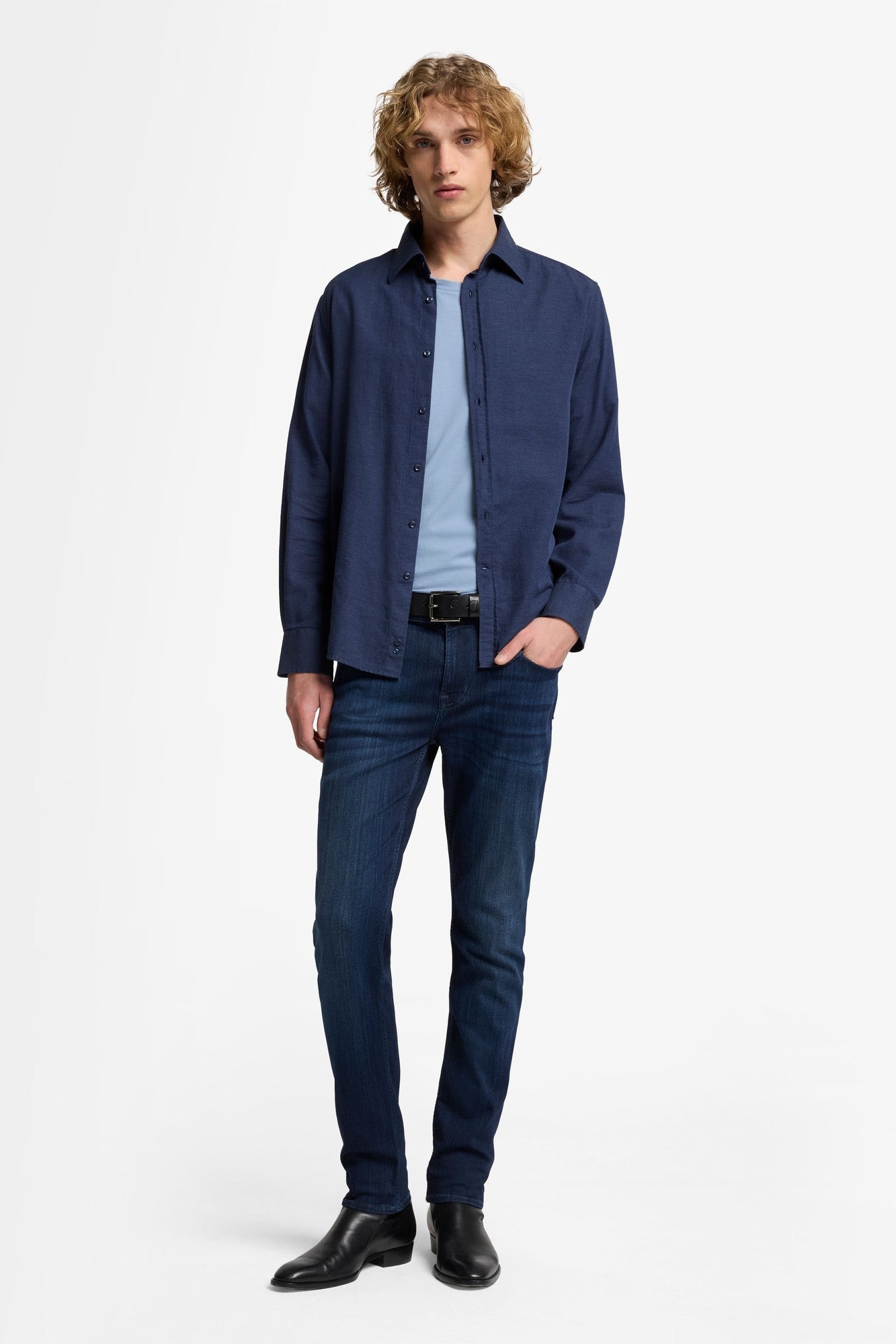 7-for-all-mankind-slimmy-tapered-jeans-in-luxe-performance-deep-blue image 2