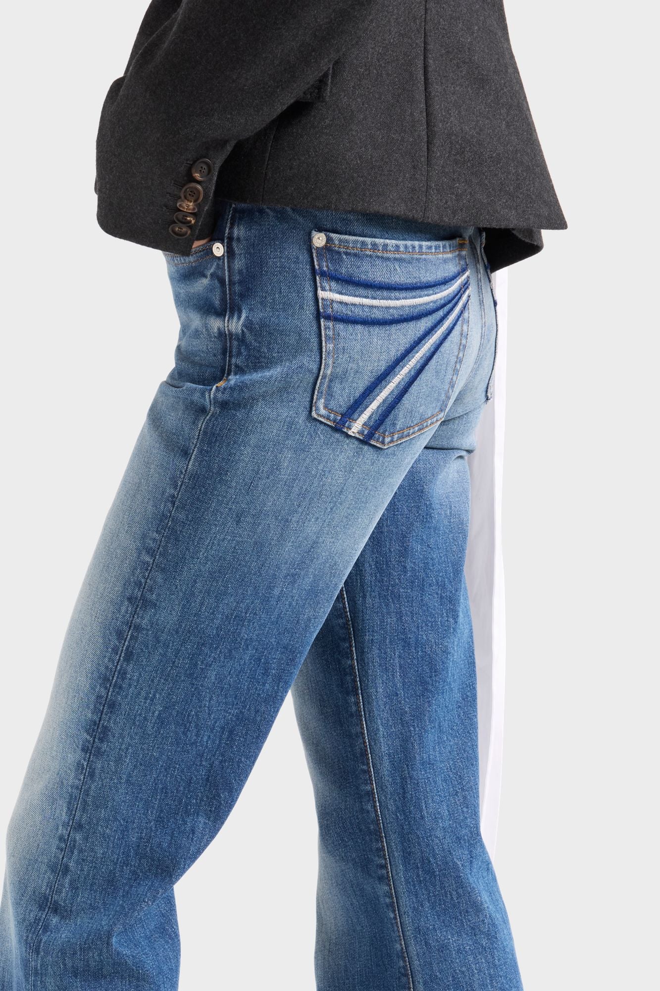 7-for-all-mankind-dojo-30-flared-jeans-in-denim-bluefern image 6