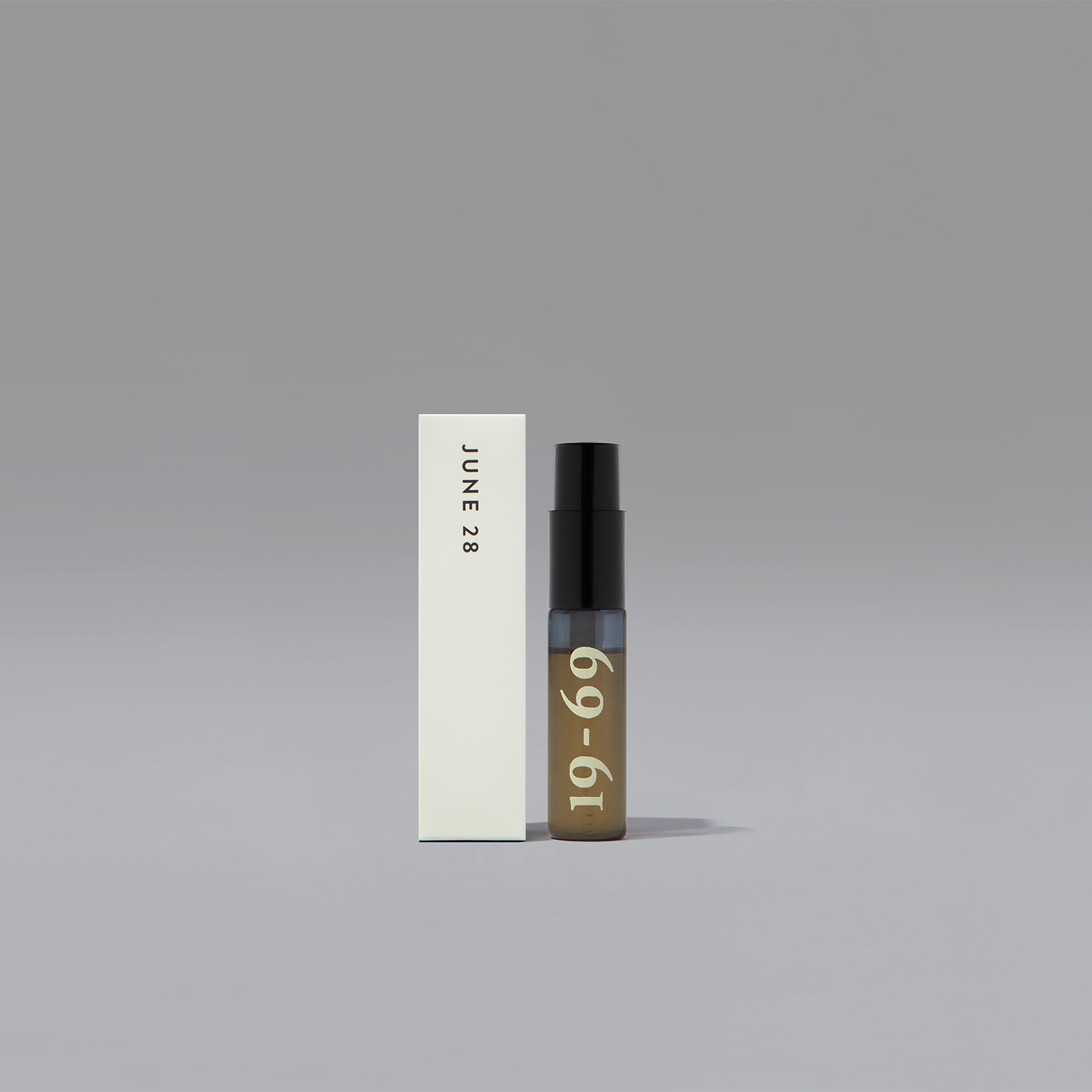 19-69-june-28-eau-de-parfum-2-5-ml-probe image 1