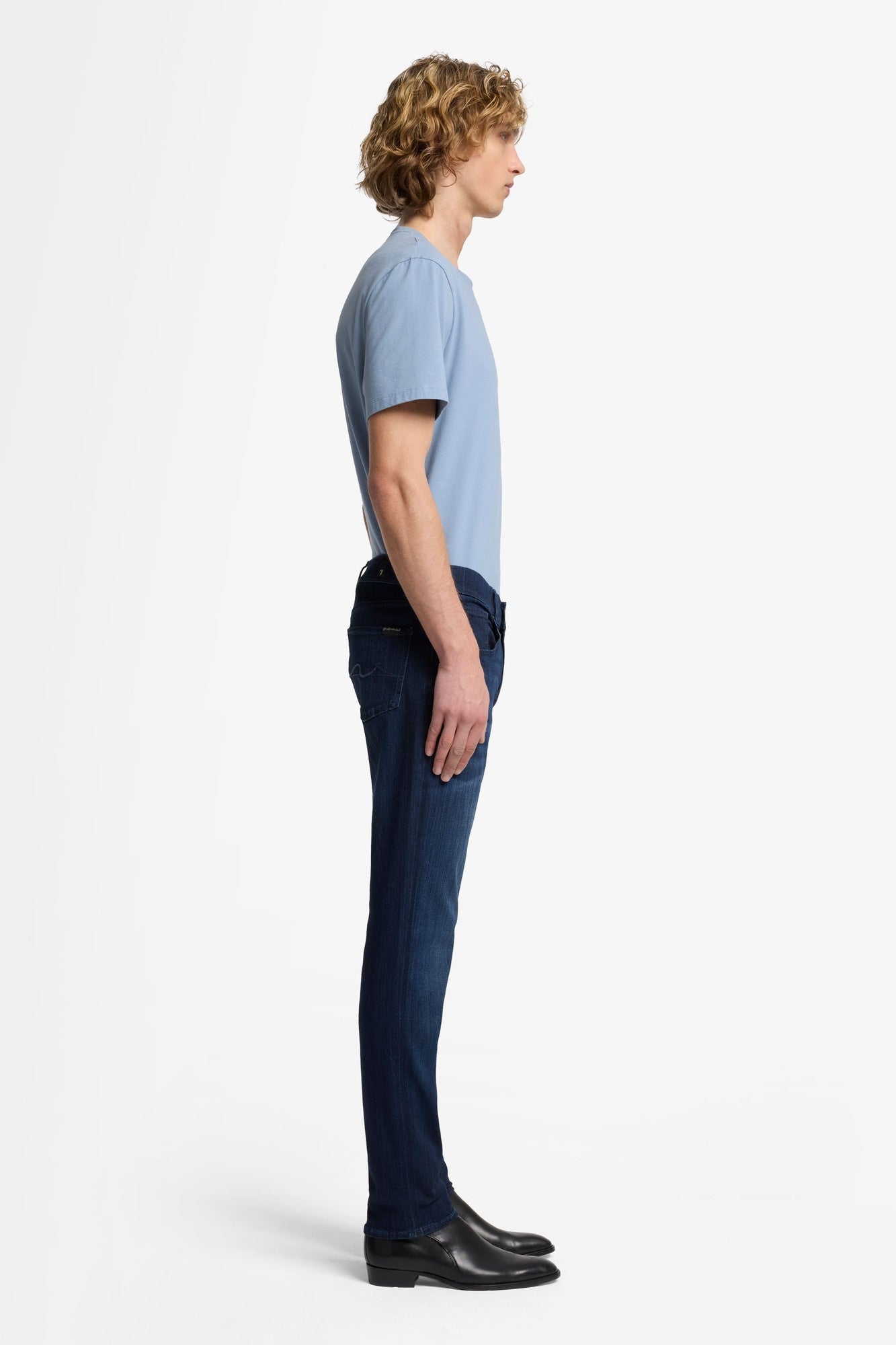 7-for-all-mankind-slimmy-tapered-jeans-in-luxe-performance-deep-blue image 6