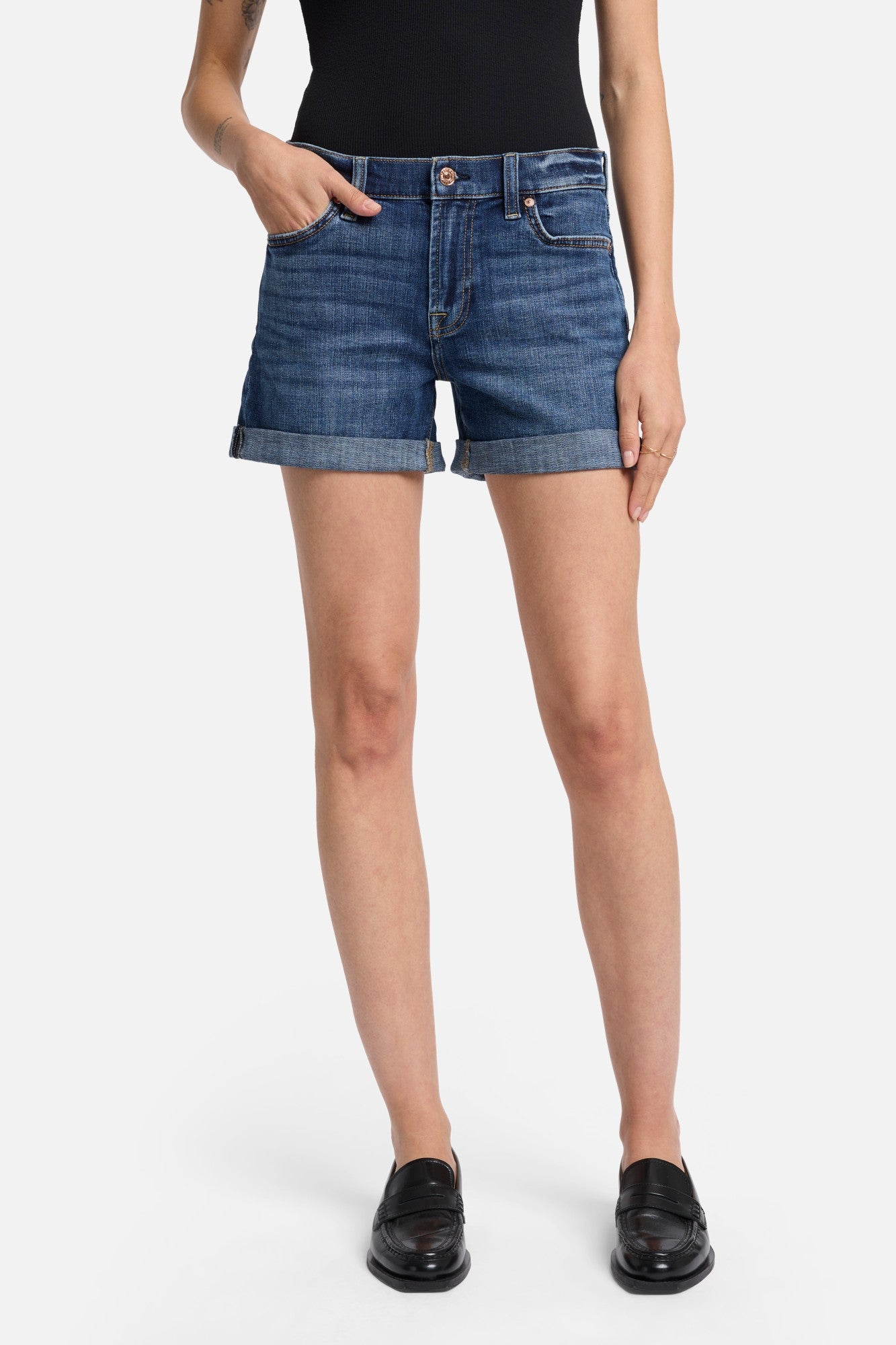 7-for-all-mankind-broken-twill-mid-roll-short-in-vanity-damen-jeansshorts image 3