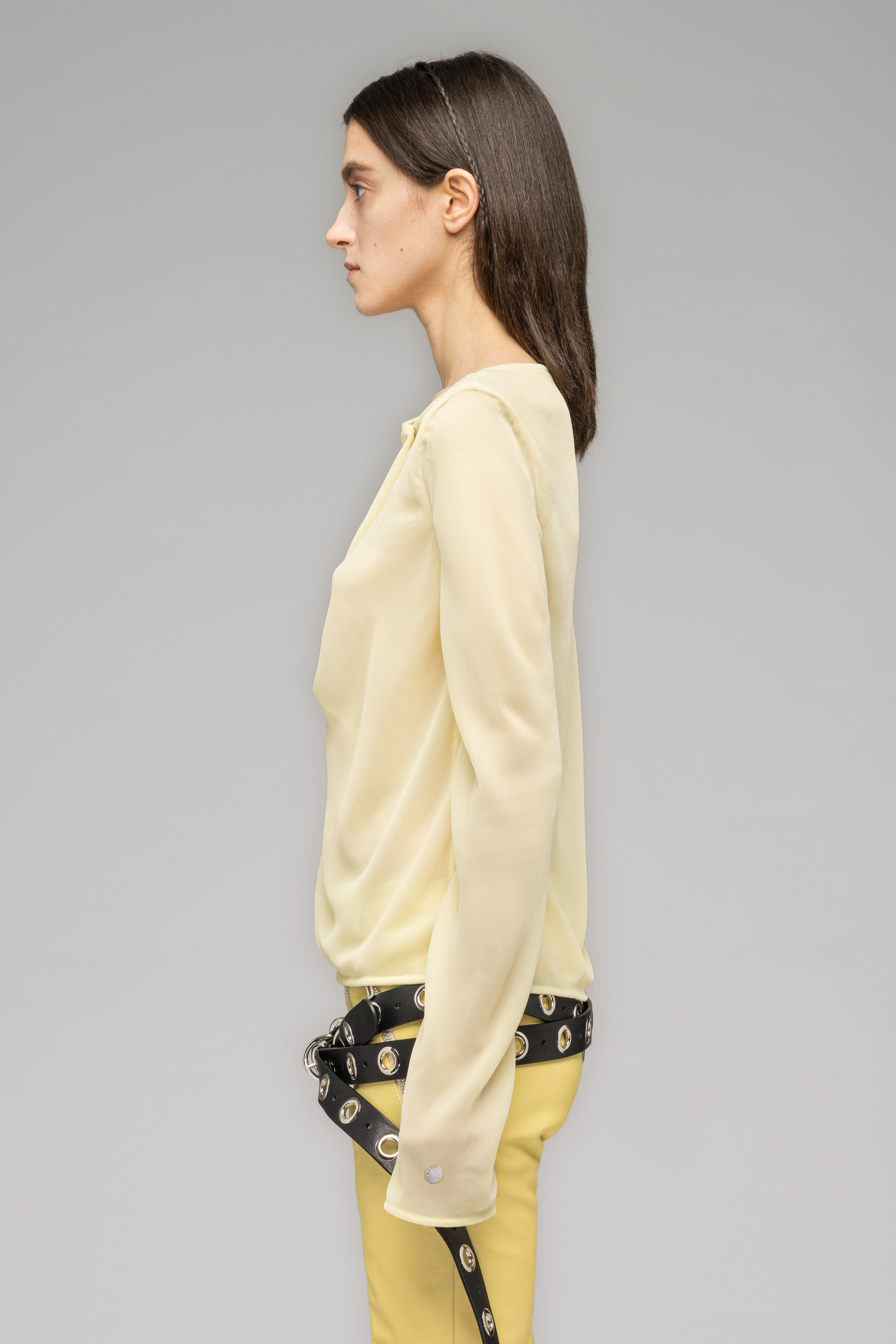 032c-golden-orb-woven-pleat-top-aus-samt image 3