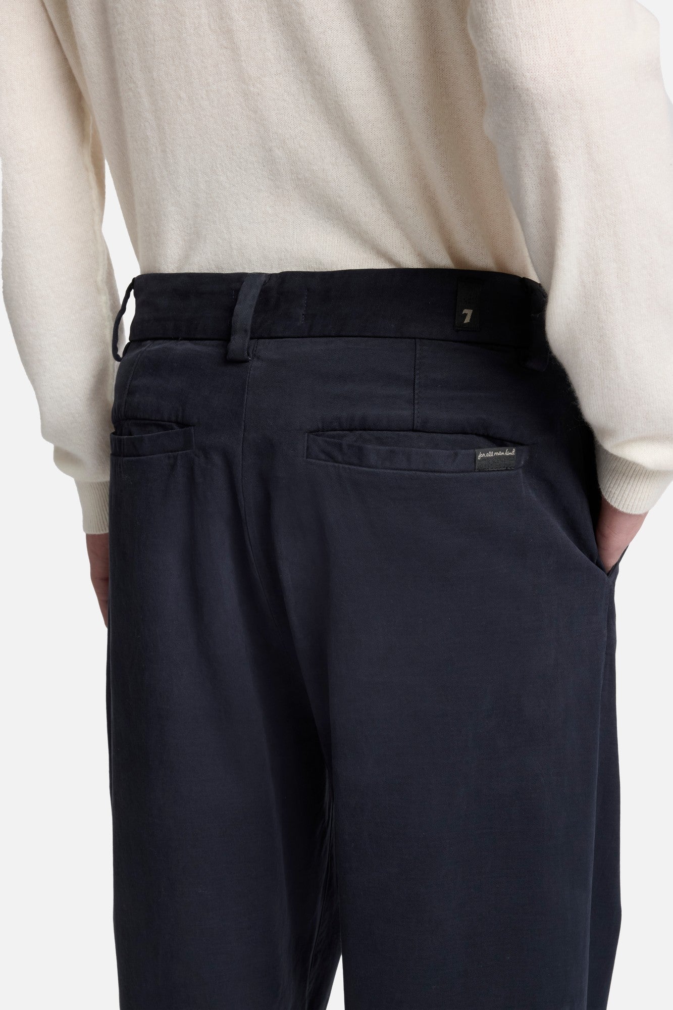 7-for-all-mankind-comfort-twill-pleated-trouser-herren-hose-vulcan image 4