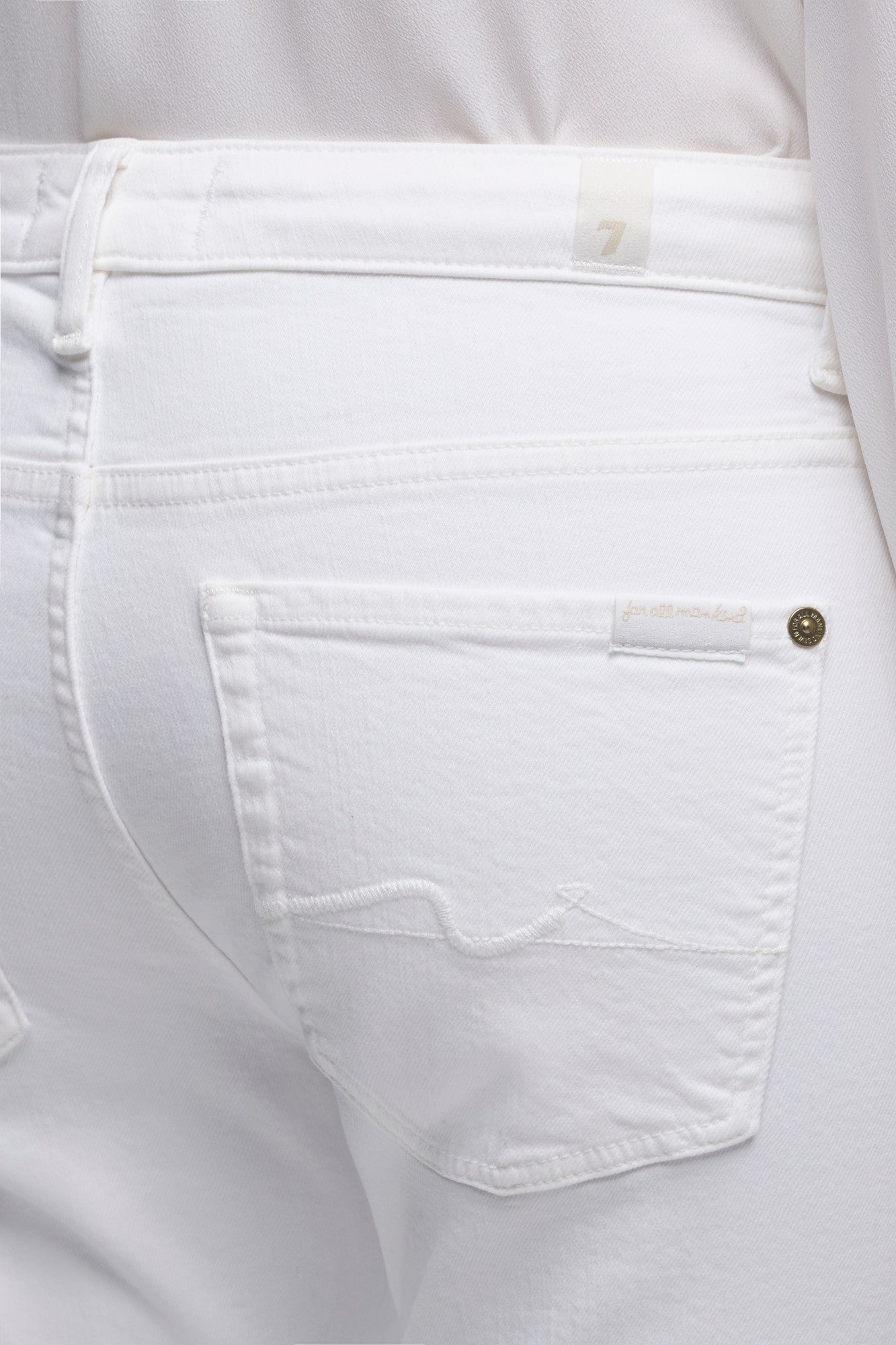 7-for-all-mankind-the-slim-jeans-slim-illusion-pure-white image 4