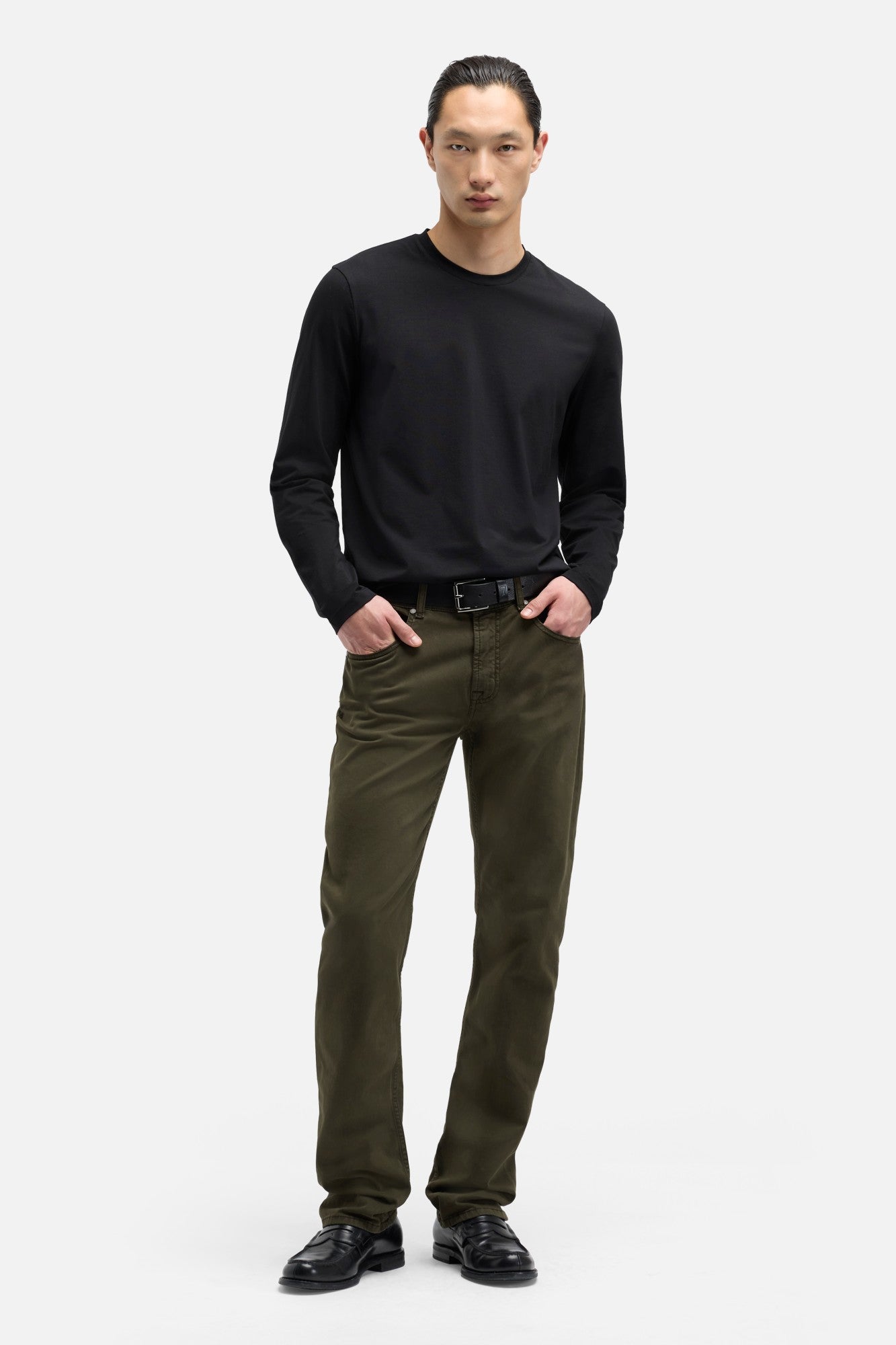 7-for-all-mankind-luxe-performance-sateen-straight-hose-in-dark-olive image 2