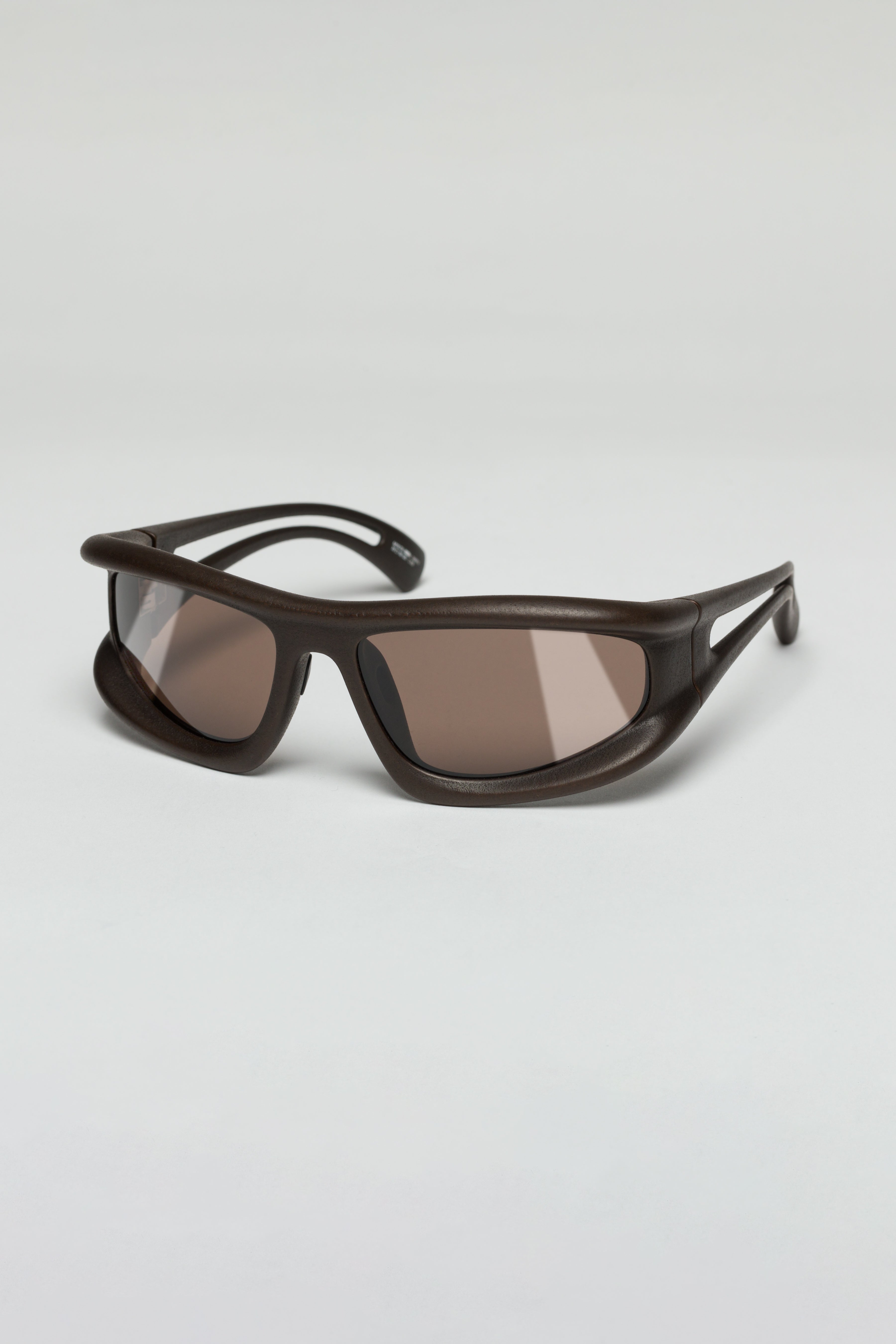 mykita-x-032c-marfa-sonnenbrille-ebony-brown image 2
