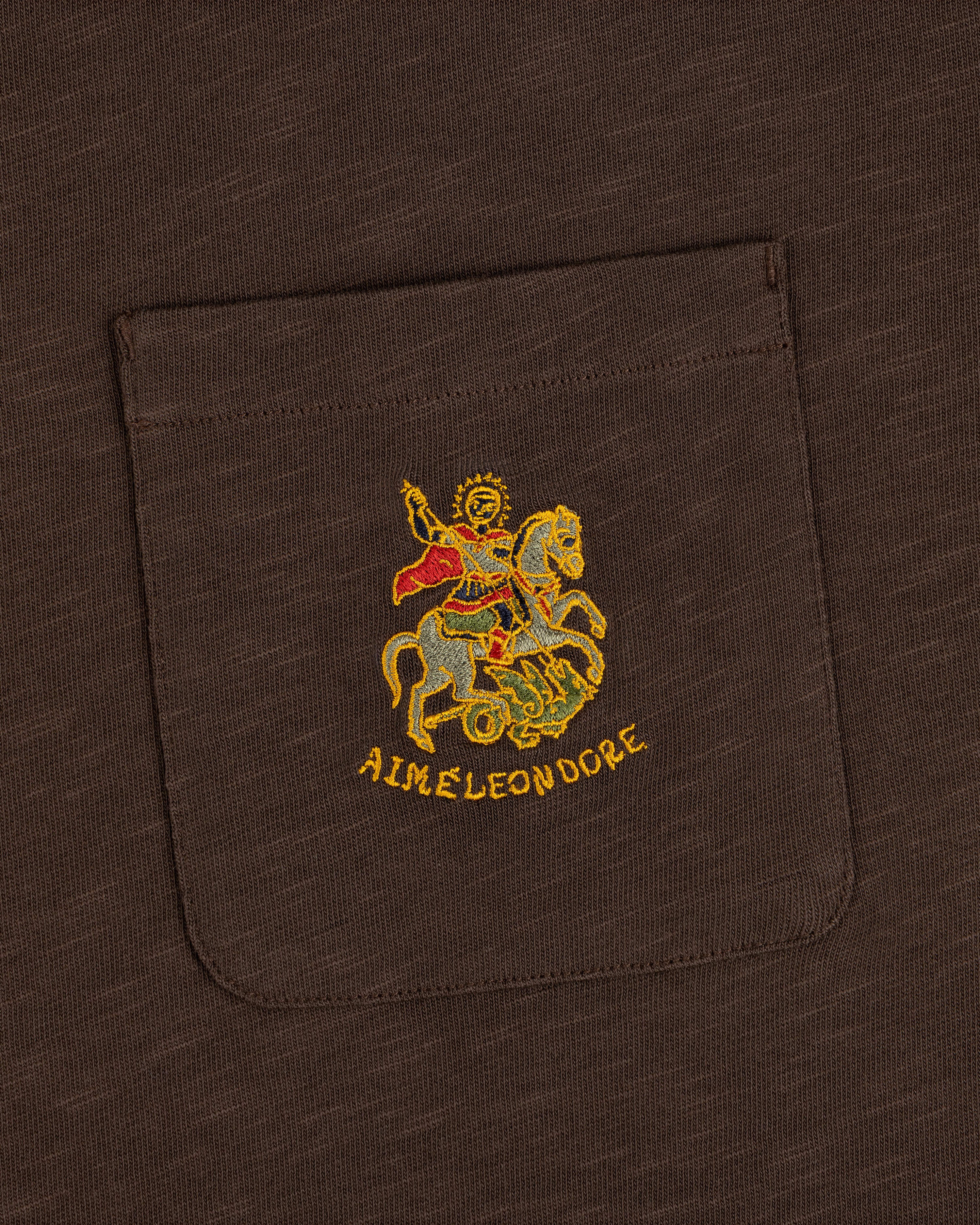 aim-leon-dore-saint-george-slub-pocket-tee-braun image 3
