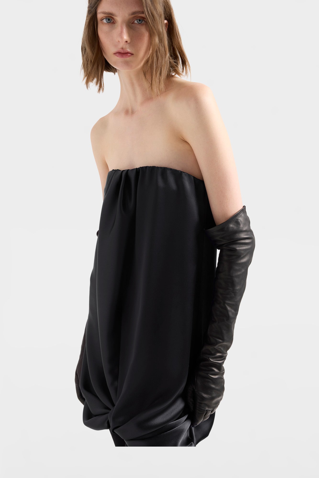 7-for-all-mankind-cinch-hem-mini-dress-tr-gerloses-satin-minikleid-in-satin-blac image 3