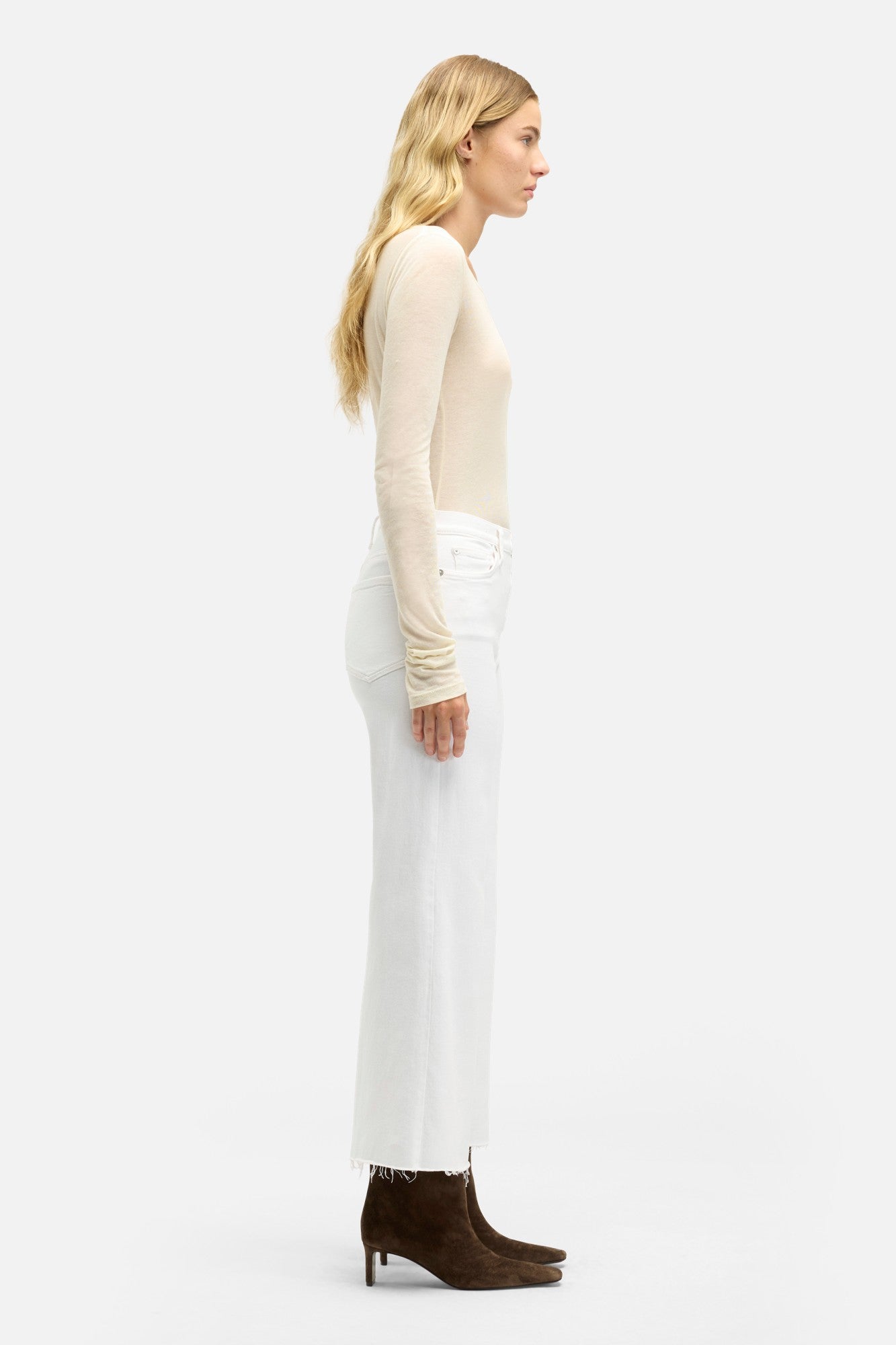 7-for-all-mankind-ultra-high-rise-cropped-jo-jeans-luxe-vintage-soleil image 6