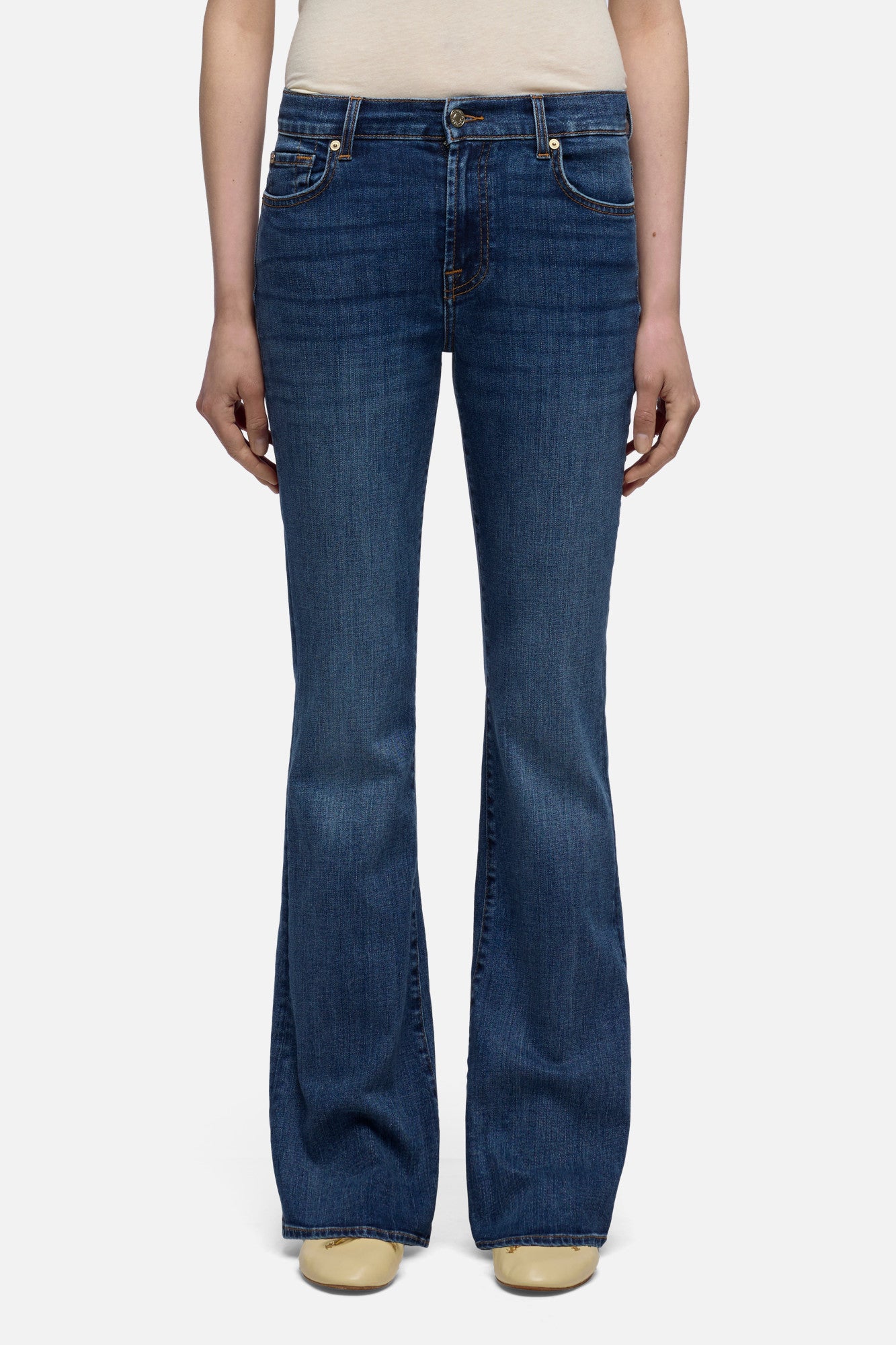 7-for-all-mankind-leggy-bootcut-jeans-slim-illusion-soho-light-light-wash image 4