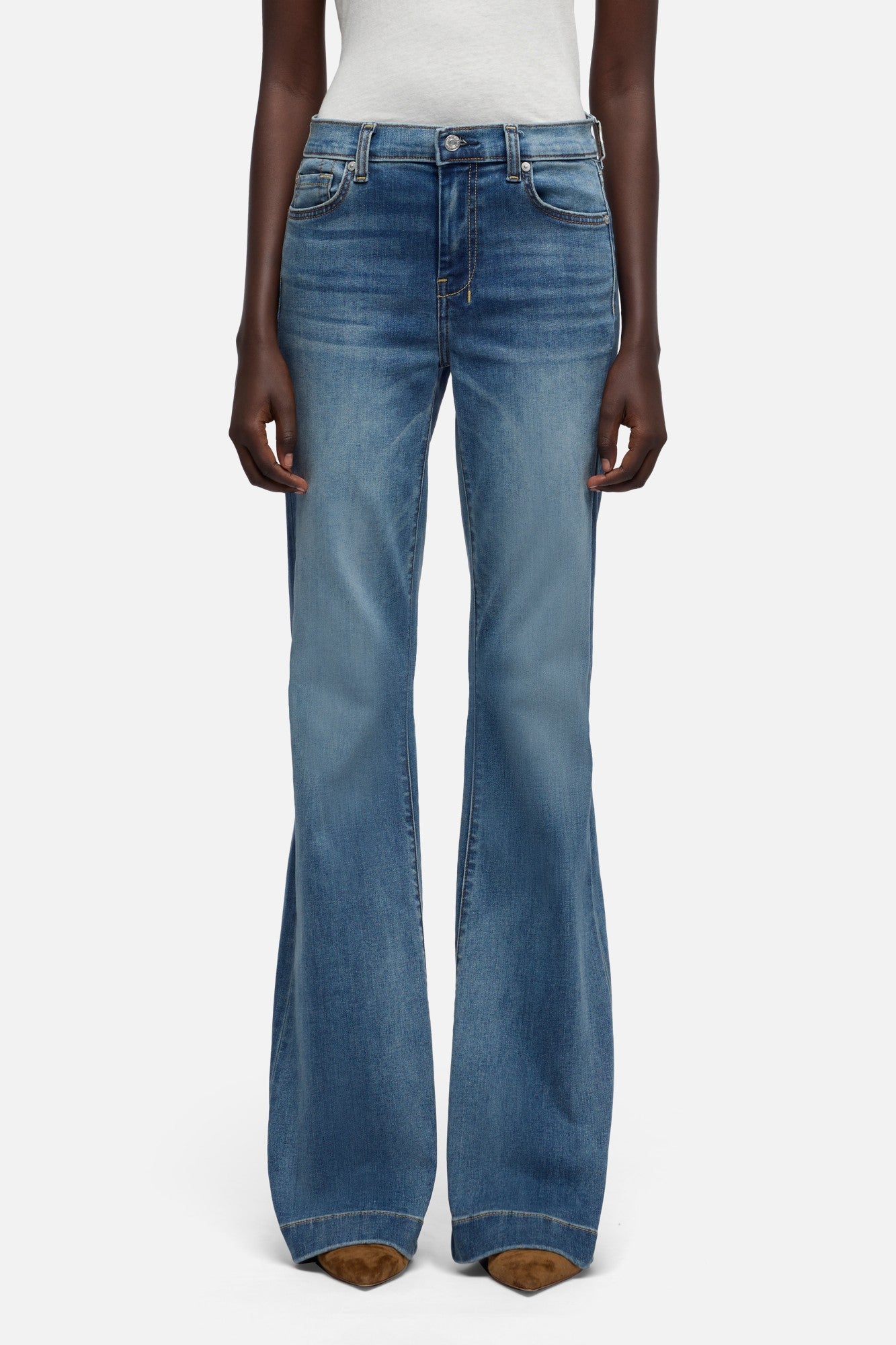 7-for-all-mankind-short-inseam-dojo-driftwood-petite-flare image 3