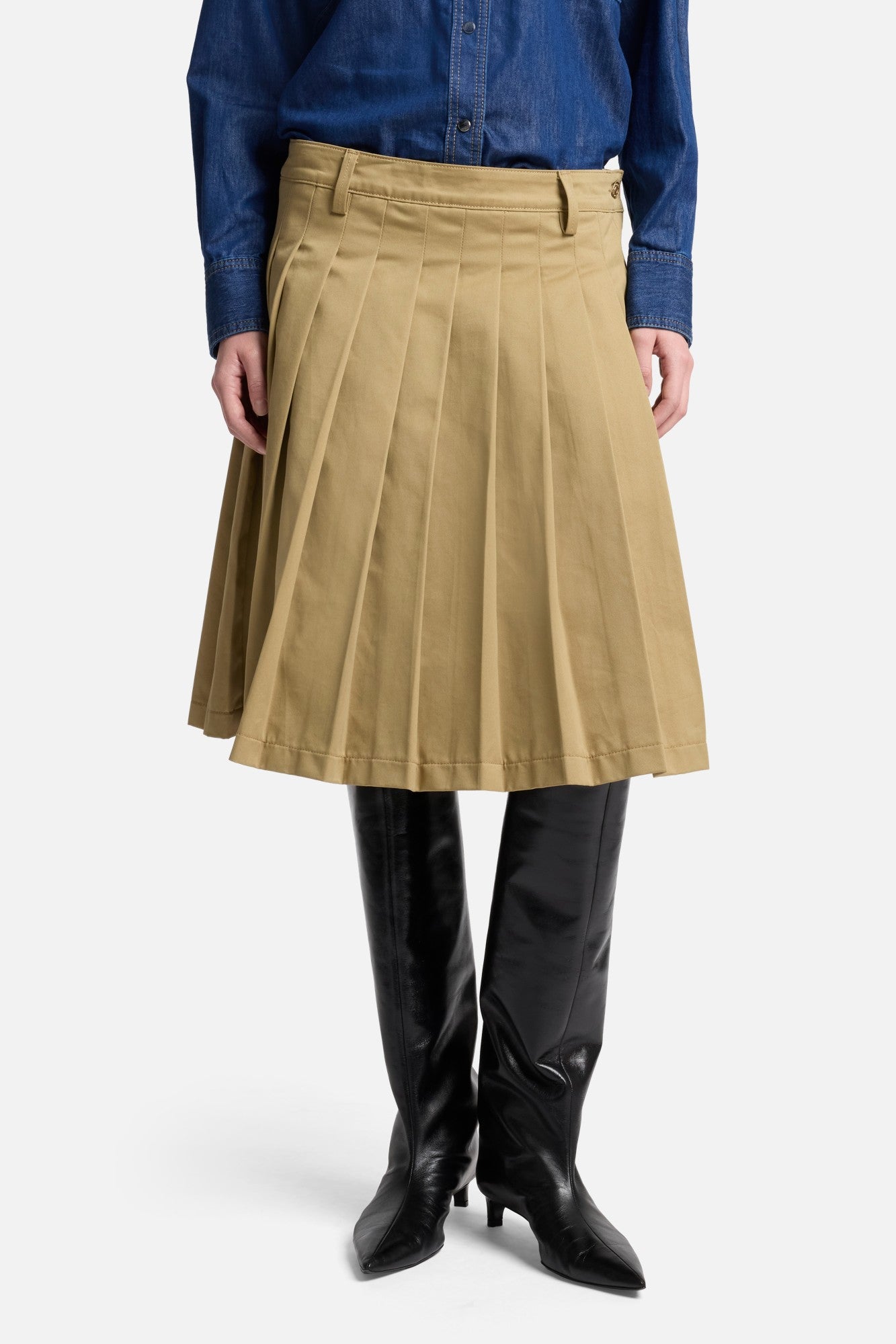 7-for-all-mankind-comfort-twill-plissee-midi-rock-sand-storm image 3