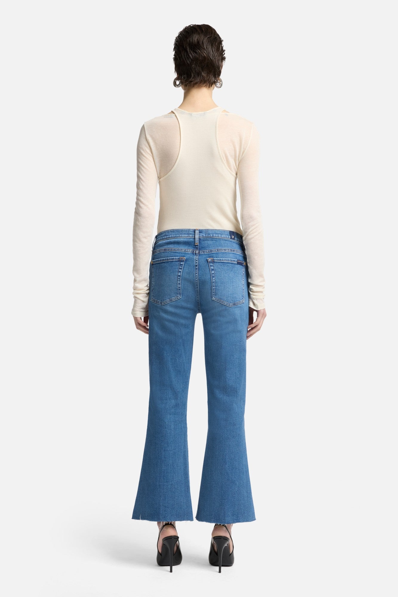 7-for-all-mankind-slim-illusion-cropped-dojo-yuma-jeans image 5