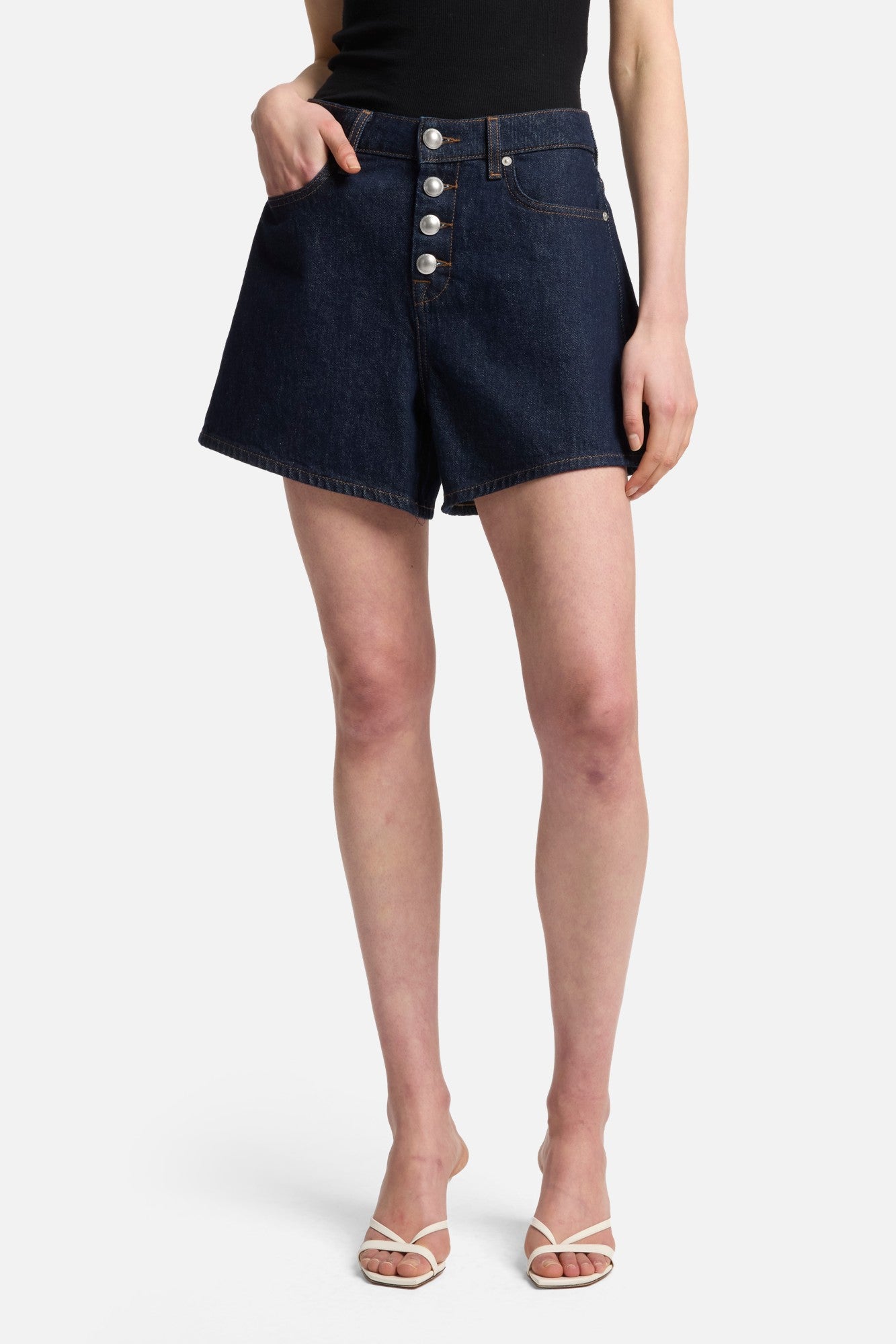 7-for-all-mankind-kori-shorts-in-smoove-damen-denim-shorts image 3