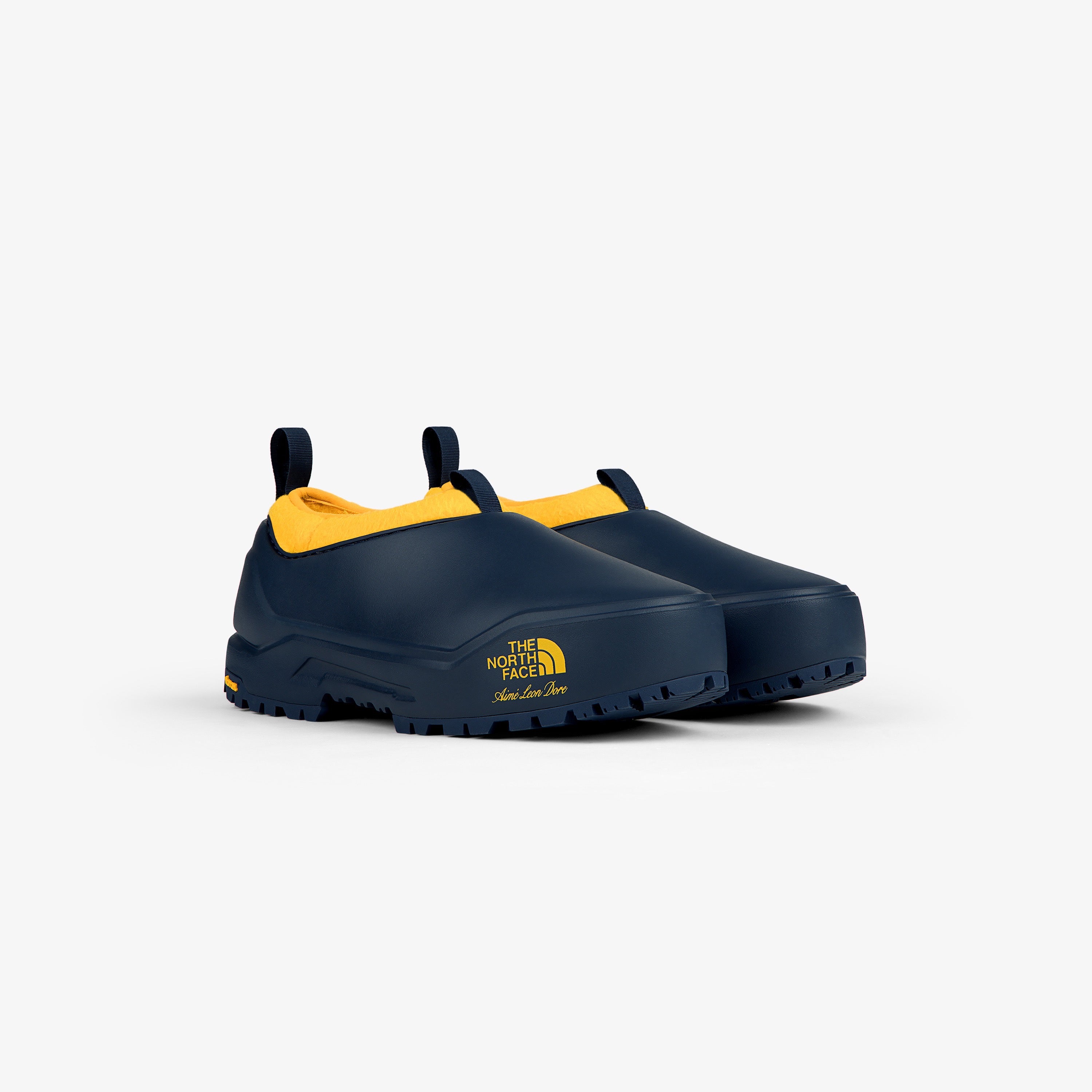 aim-leon-dore-x-the-north-face-base-camp-mule-thermoball-pantoffel image 1